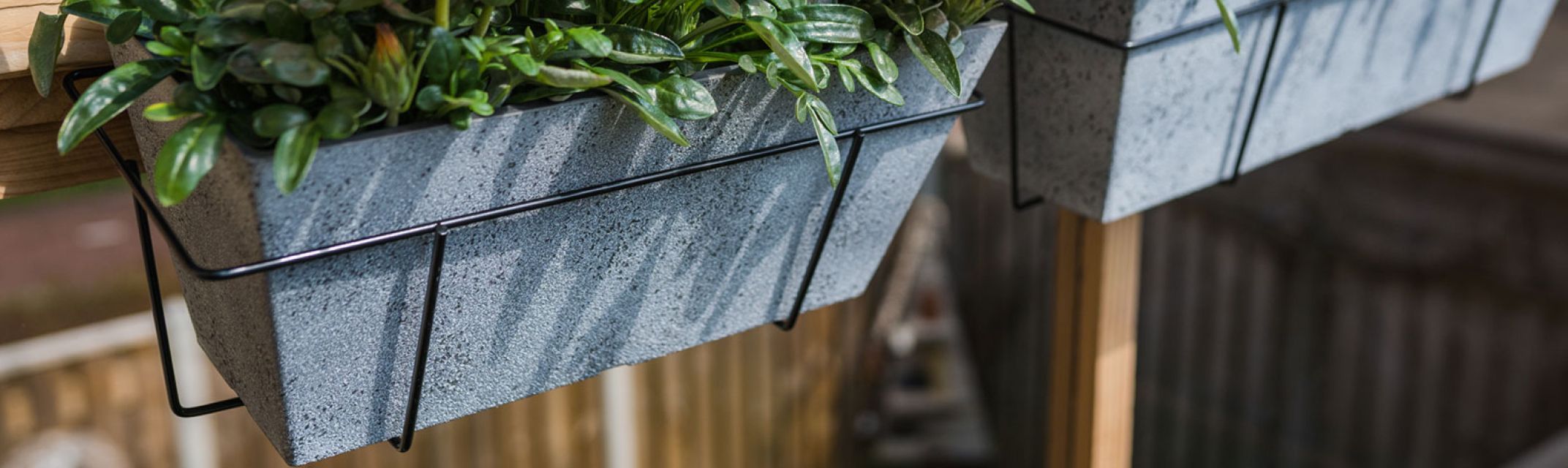 Blumenkastenhalter Blumenkastenhalter